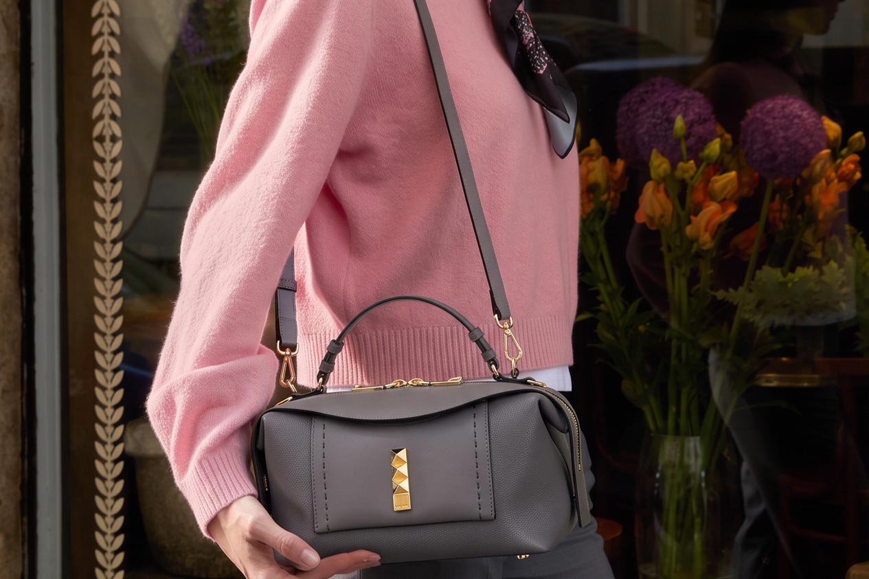 SHOULDER STRAP